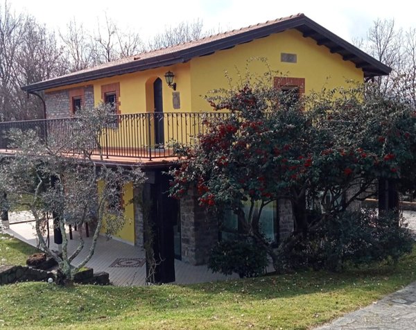 casa indipendente in vendita a Bagnone