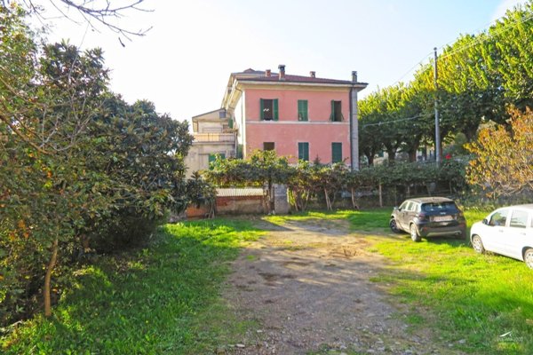casa semindipendente in vendita a Bagnone