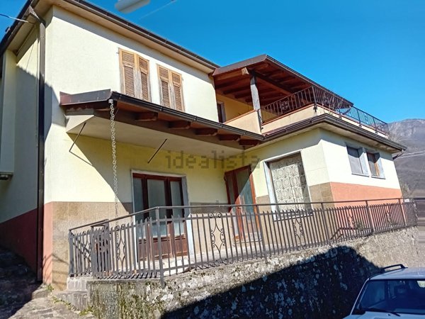 casa indipendente in vendita a Bagnone