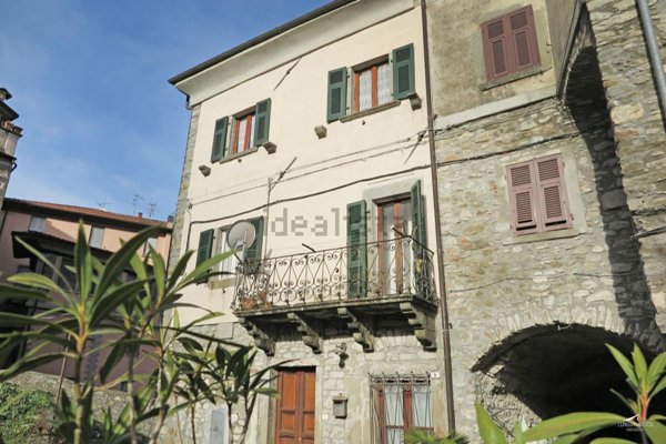 casa indipendente in vendita a Bagnone
