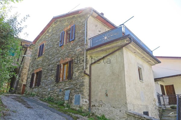casa indipendente in vendita a Bagnone in zona Vico