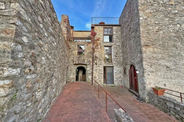 casa indipendente in vendita a Bagnone