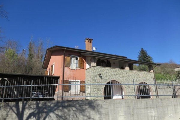 casa indipendente in vendita a Bagnone