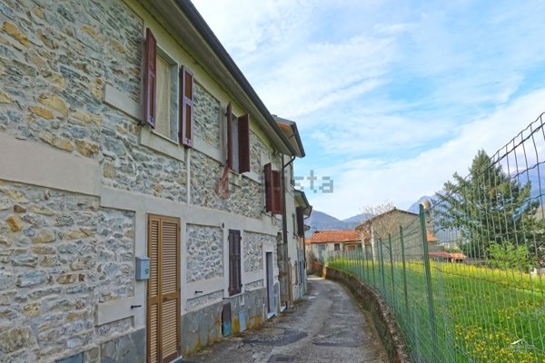 casa indipendente in vendita a Bagnone