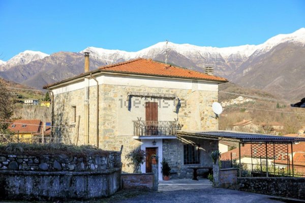 casa indipendente in vendita a Bagnone