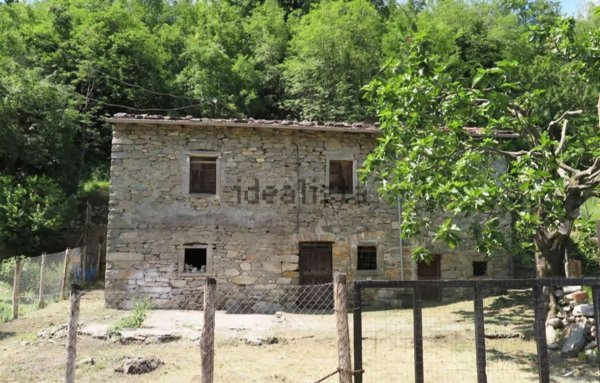 casa indipendente in vendita a Bagnone