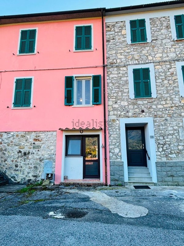 casa indipendente in vendita a Bagnone