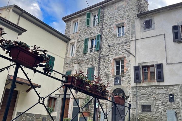 casa indipendente in vendita a Bagnone in zona Mochignano