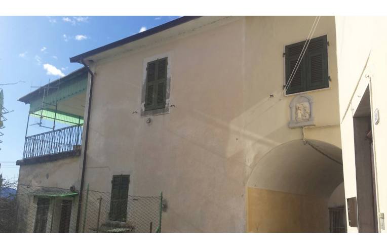 casa indipendente in vendita a Bagnone in zona Orturano