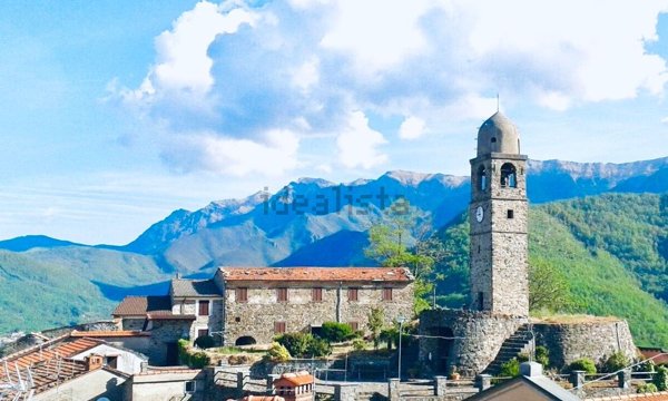casa indipendente in vendita a Bagnone