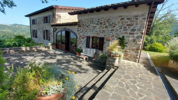 casa indipendente in vendita a Bagnone
