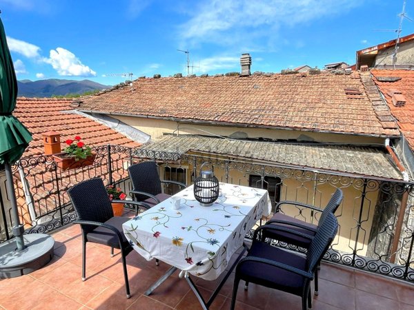 casa indipendente in vendita a Bagnone