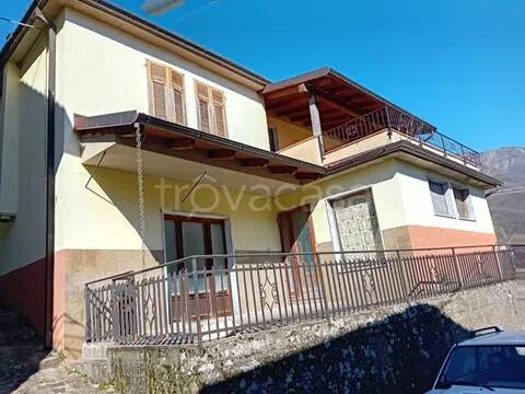 casa indipendente in vendita a Bagnone in zona Vico