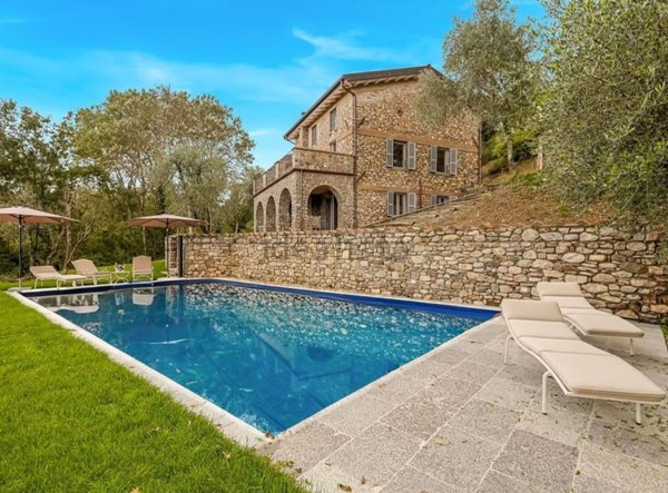 casa indipendente in vendita a Bagnone in zona Mochignano