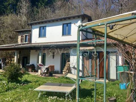 casa indipendente in vendita a Bagnone in zona Vico