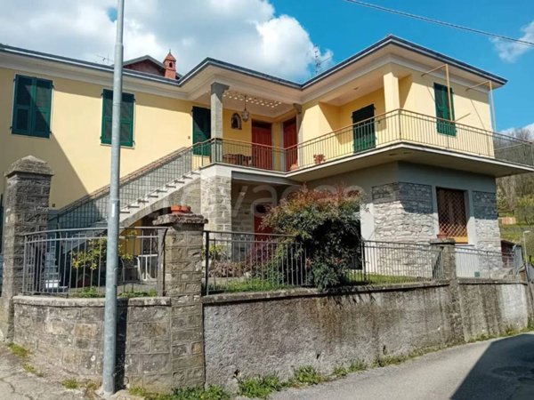 casa indipendente in vendita a Bagnone in zona Vico