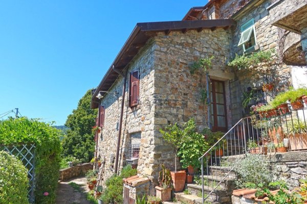 casa semindipendente in vendita a Bagnone