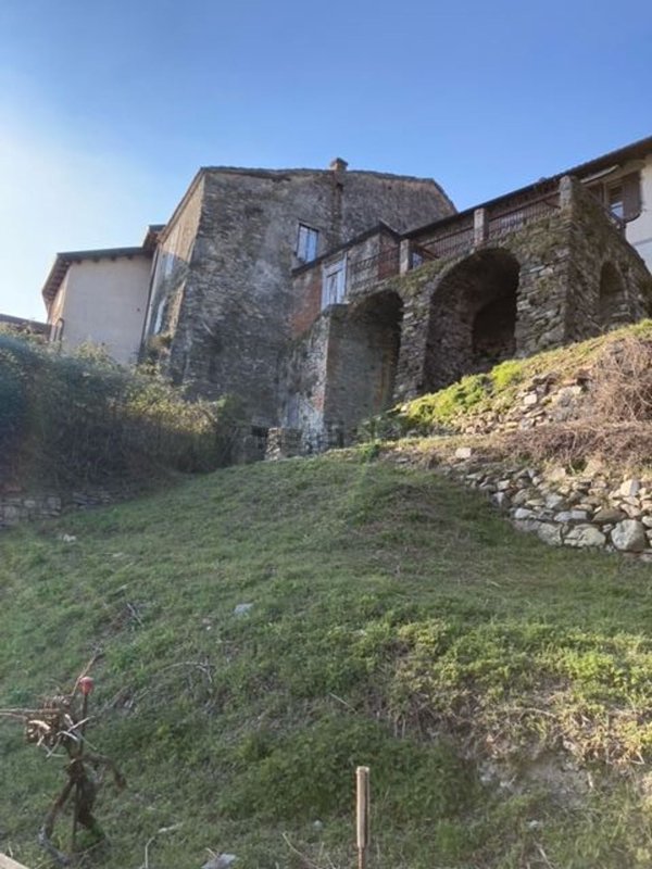 casa indipendente in vendita a Bagnone