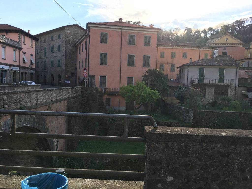 intera palazzina in vendita a Bagnone in zona Vico