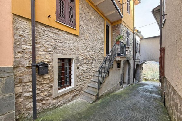 casa indipendente in vendita a Bagnone