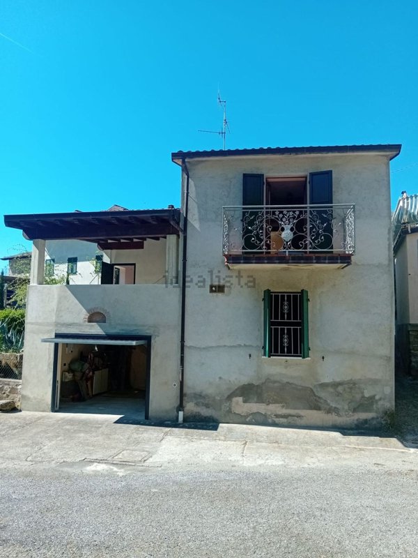 casa indipendente in vendita a Bagnone