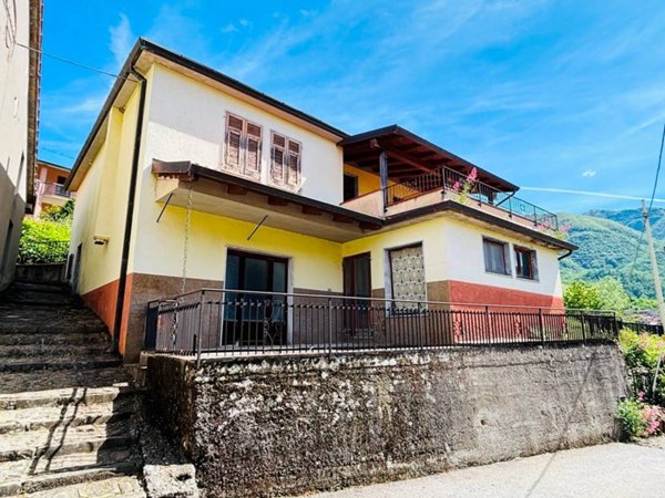 casa indipendente in vendita a Bagnone in zona Vico