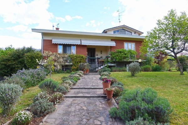 casa indipendente in vendita a Bagnone