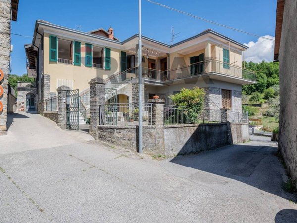 casa indipendente in vendita a Bagnone in zona Vico