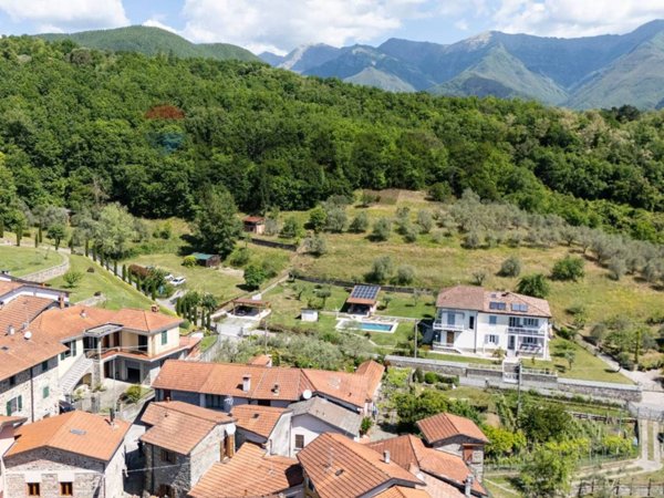casa indipendente in vendita a Bagnone in zona Vico