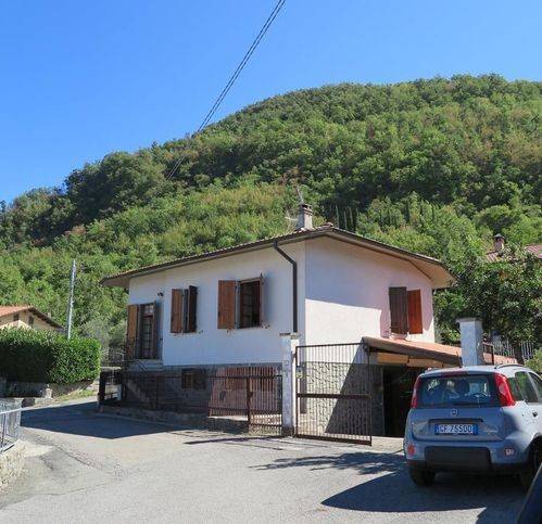 casa indipendente in vendita a Bagnone in zona Vico
