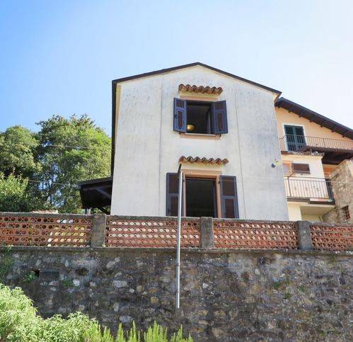 casa indipendente in vendita a Bagnone in zona Vico