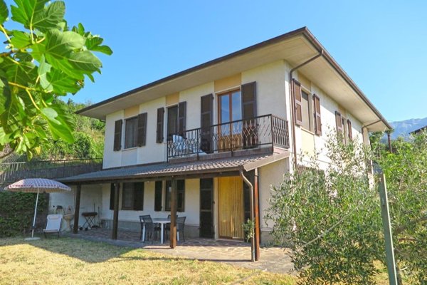 casa indipendente in vendita a Bagnone