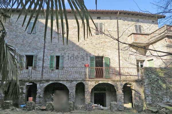 casa indipendente in vendita a Bagnone in zona Mochignano