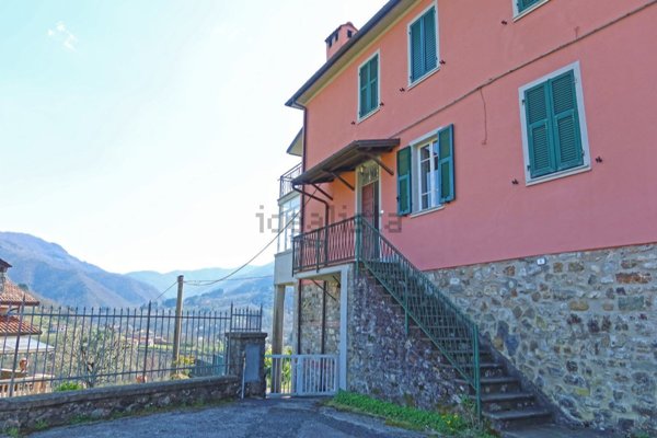 casa indipendente in vendita a Bagnone