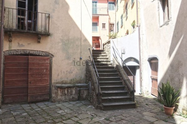appartamento in vendita a Bagnone in zona Mochignano
