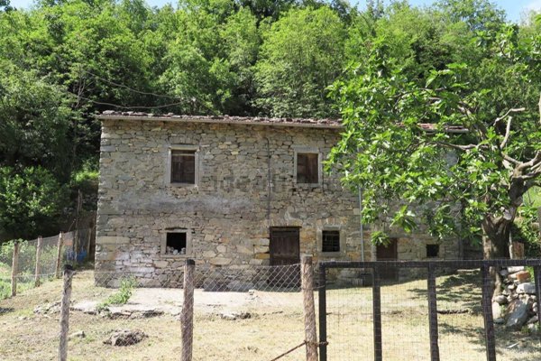 casa indipendente in vendita a Bagnone in zona Iera