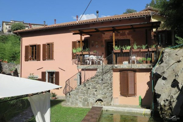 casa indipendente in vendita a Bagnone in zona Mochignano