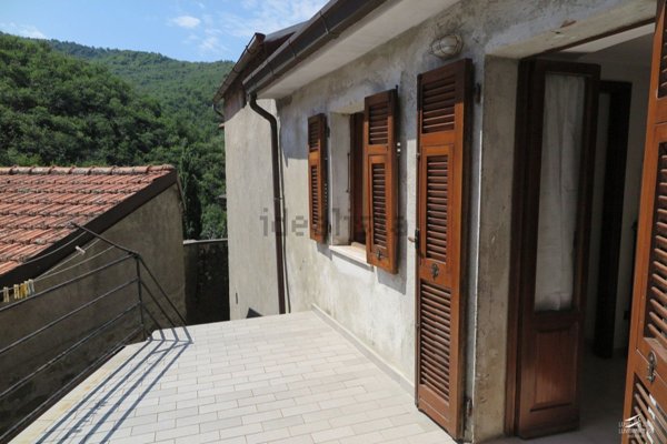 casa semindipendente in vendita a Bagnone in zona Iera
