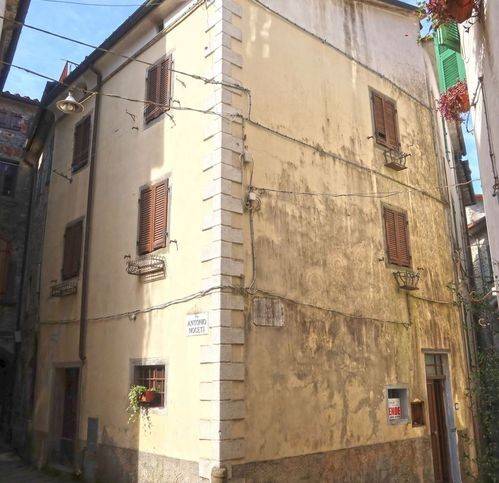 casa indipendente in vendita a Bagnone in zona Mochignano