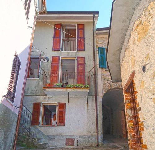 casa indipendente in vendita a Bagnone in zona Vico