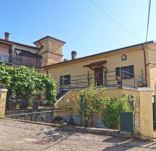 casa indipendente in vendita a Bagnone in zona Vico