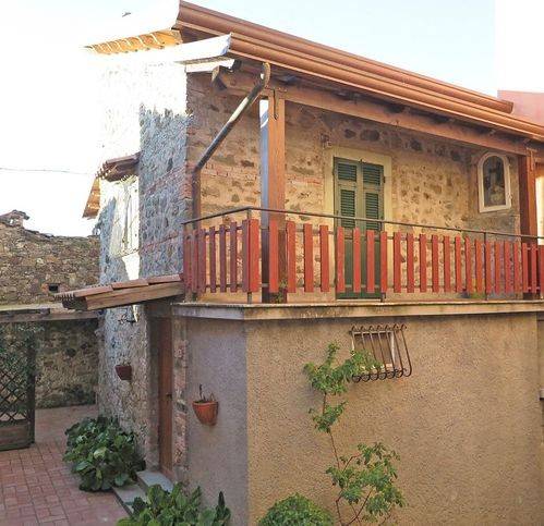 casa indipendente in vendita a Bagnone in zona Vico