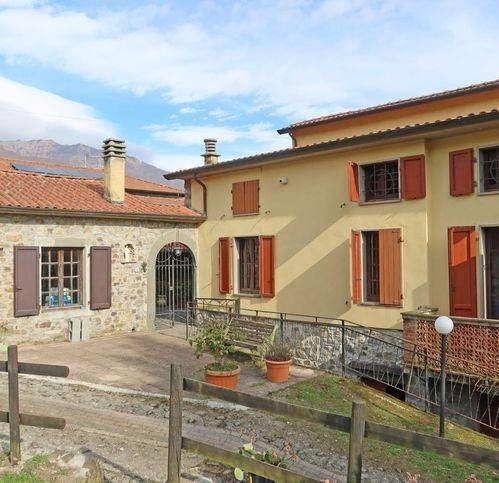casa indipendente in vendita a Bagnone in zona Vico