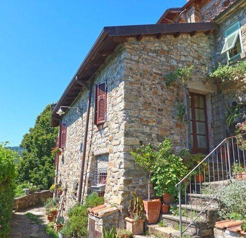 casa indipendente in vendita a Bagnone in zona Vico