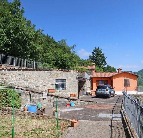casa indipendente in vendita a Bagnone in zona Vico