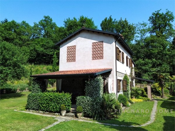 casa indipendente in vendita a Bagnone in zona Orturano