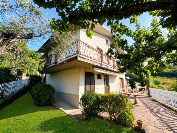 casa indipendente in vendita a Bagnone in zona Orturano