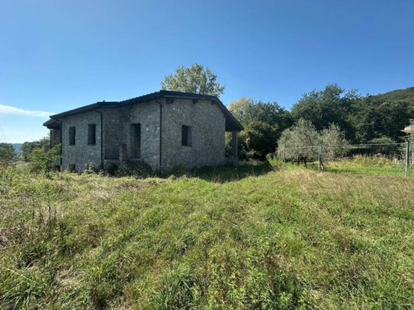 casa indipendente in vendita a Bagnone in zona Mochignano