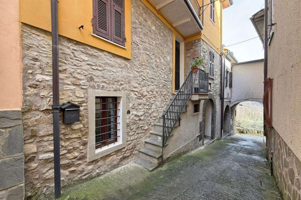 casa indipendente in vendita a Bagnone in zona Vico