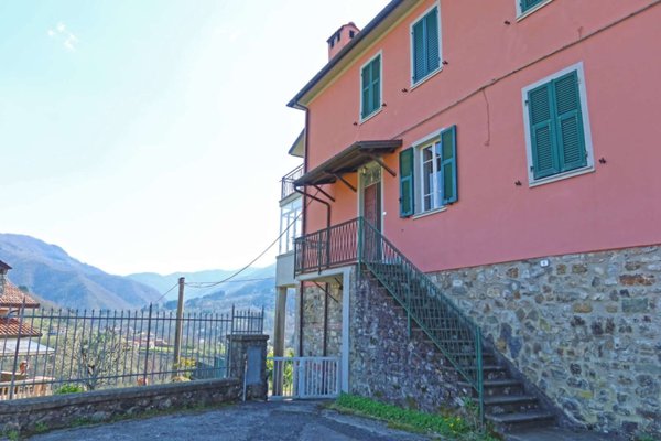 casa indipendente in vendita a Bagnone in zona Vico